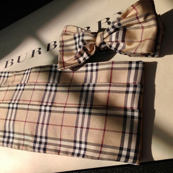 🎁HOLIDAY 25’🎁LEGENDARY🔥🆕💯ORIGINAL ICONIC BURBERRY NOVA CHECK BOW TIE SET🔥 - Picture 4 of 15